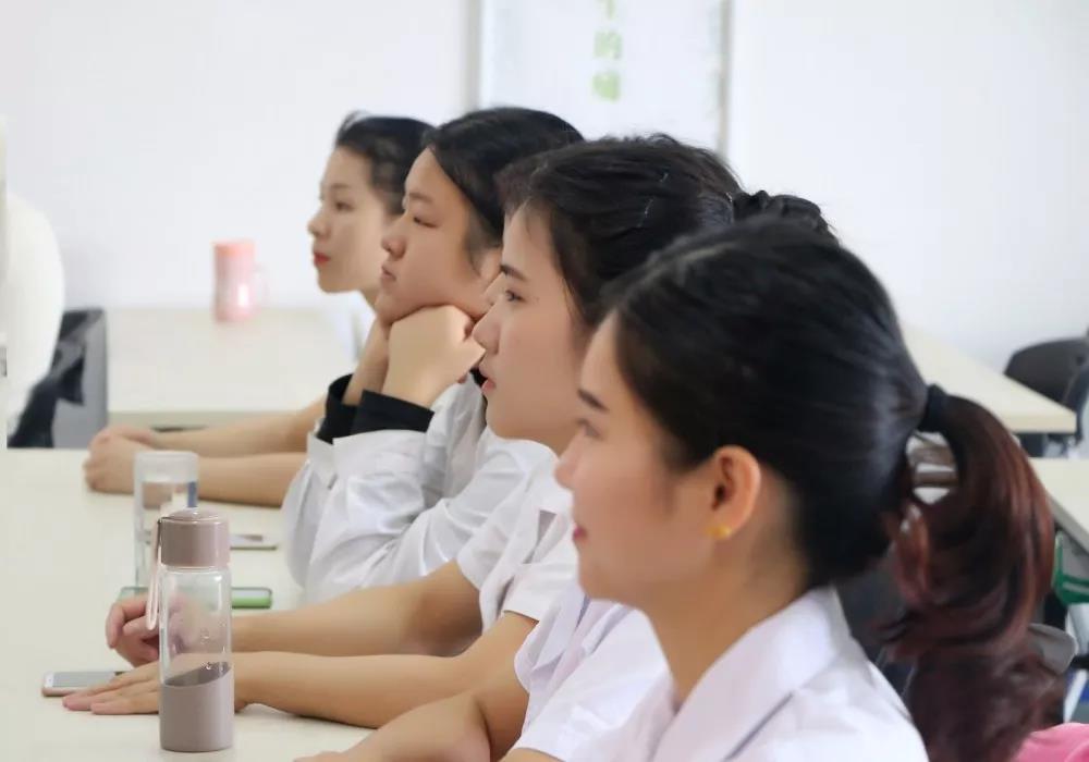 美雅美容職業(yè)培訓學校第78期美體班畢業(yè)典禮